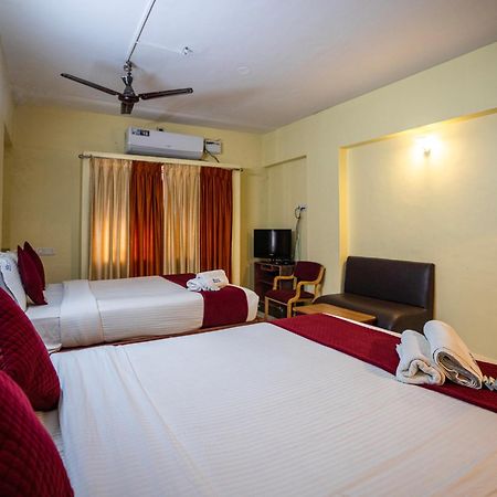 Hotel Vyshak International Mysore Luaran gambar