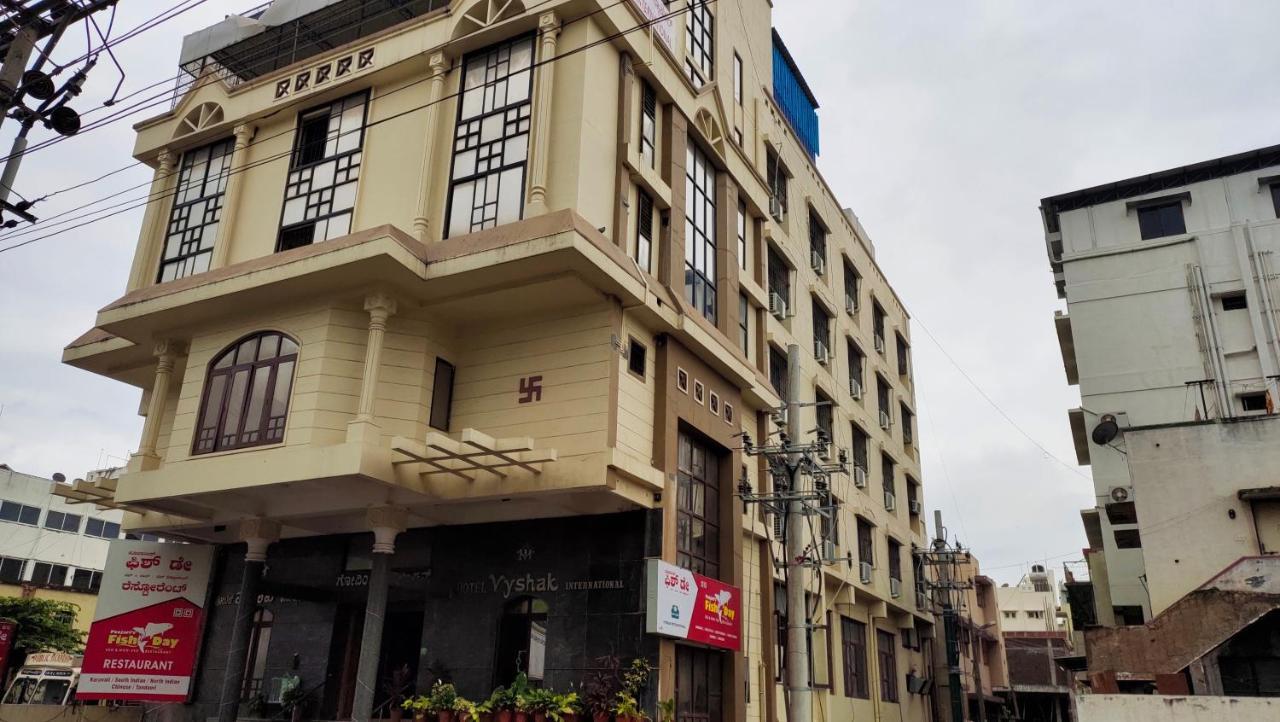 Hotel Vyshak International Mysore Luaran gambar