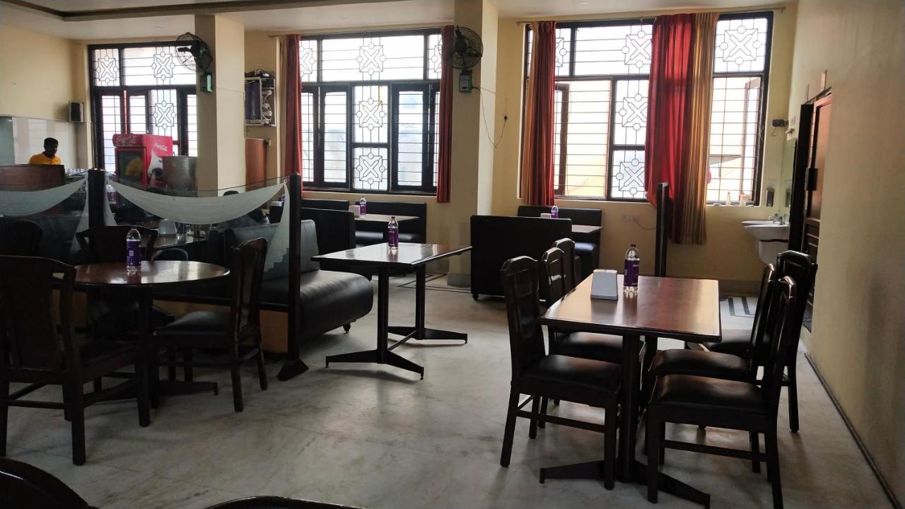 Hotel Vyshak International Mysore Luaran gambar