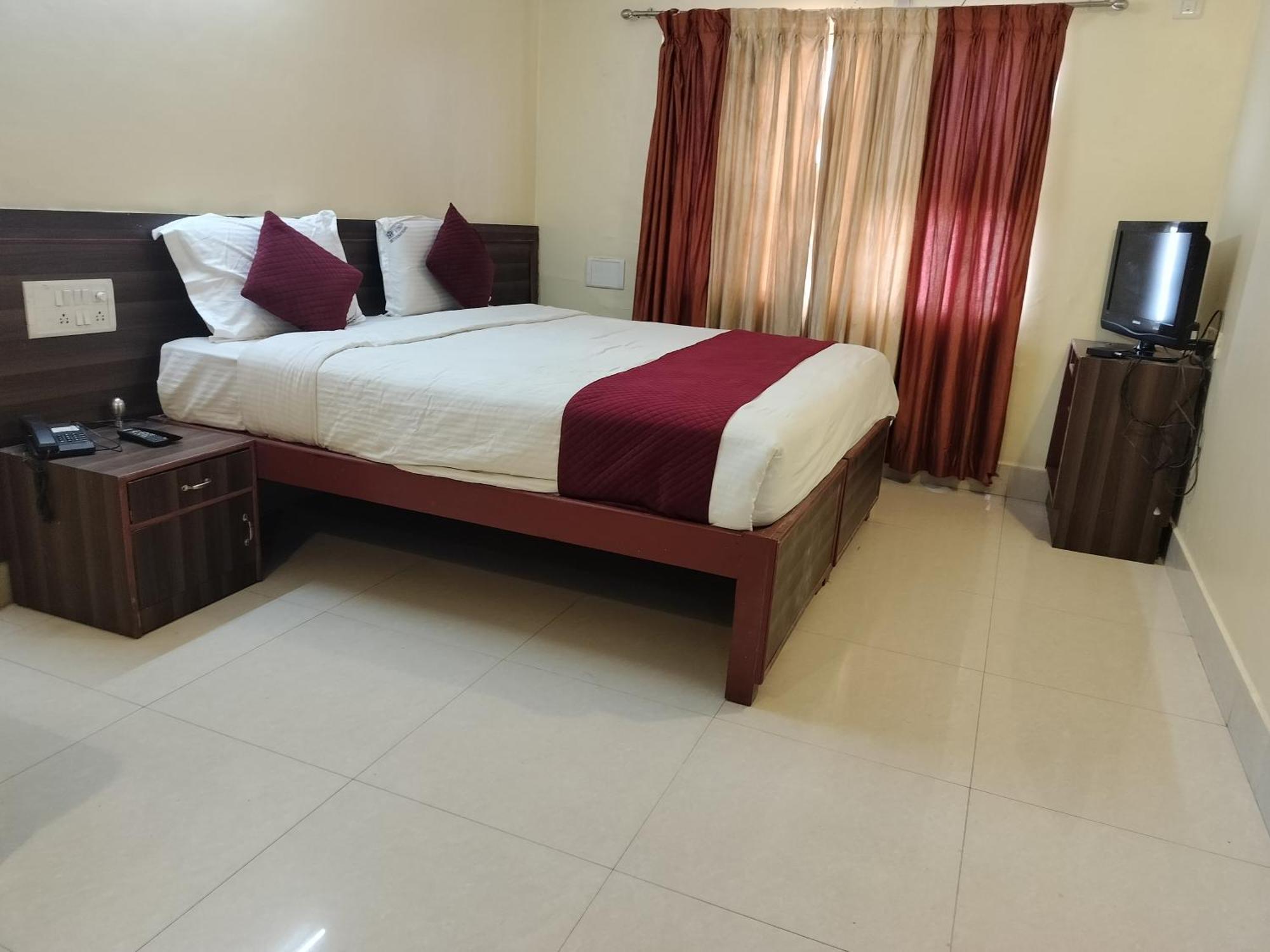 Hotel Vyshak International Mysore Luaran gambar