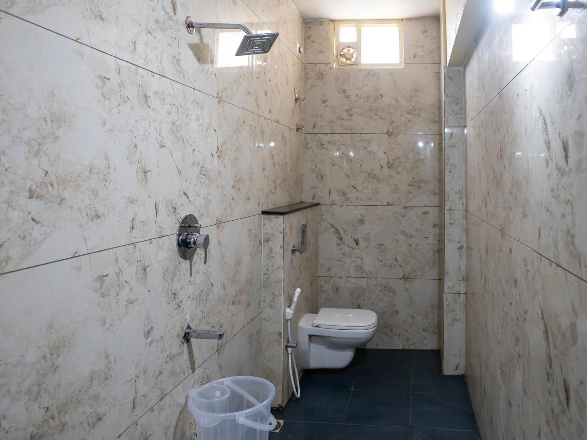 Hotel Vyshak International Mysore Luaran gambar